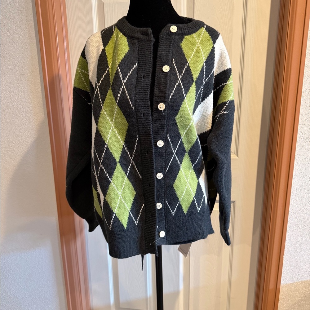 Classic Argyle Cardigan Sweater - Black and Green - Picture 2 of 7